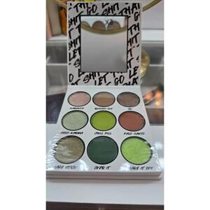 LET THAT SH*T GO- 9 color eyeshadow pallet